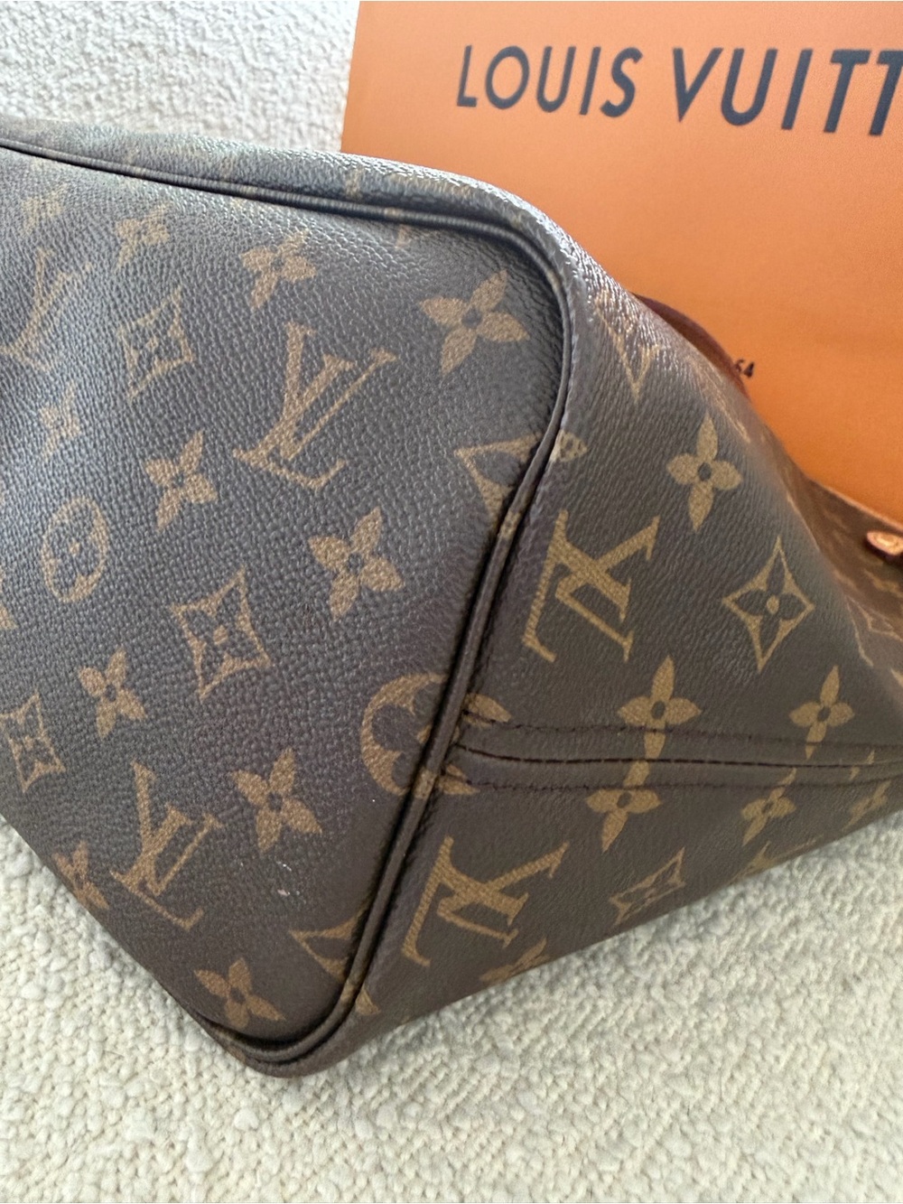 Authentic Louis Vuitton Neverfull MM Monogram Tote - Picture 12 of 14
